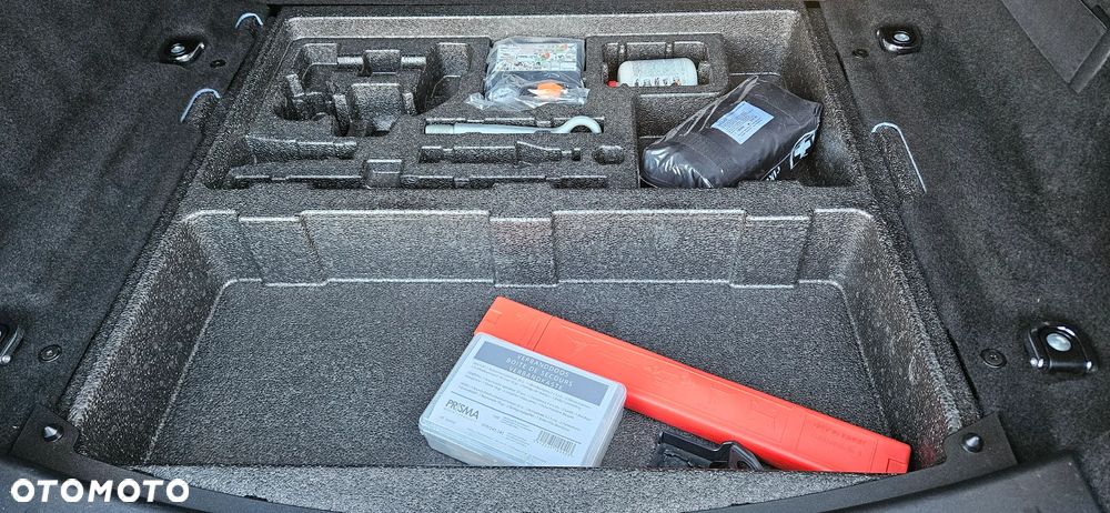 Jaguar E-Pace D150 AWD R-Dynamic HSE - 23