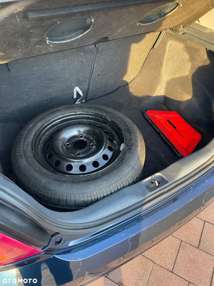 Nissan Almera 1.5 visia PLUS - 15