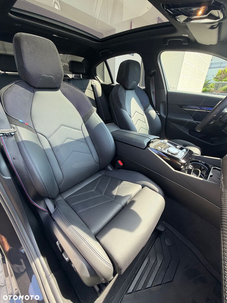 BMW Seria 5 540d xDrive mHEV M Sport - 13