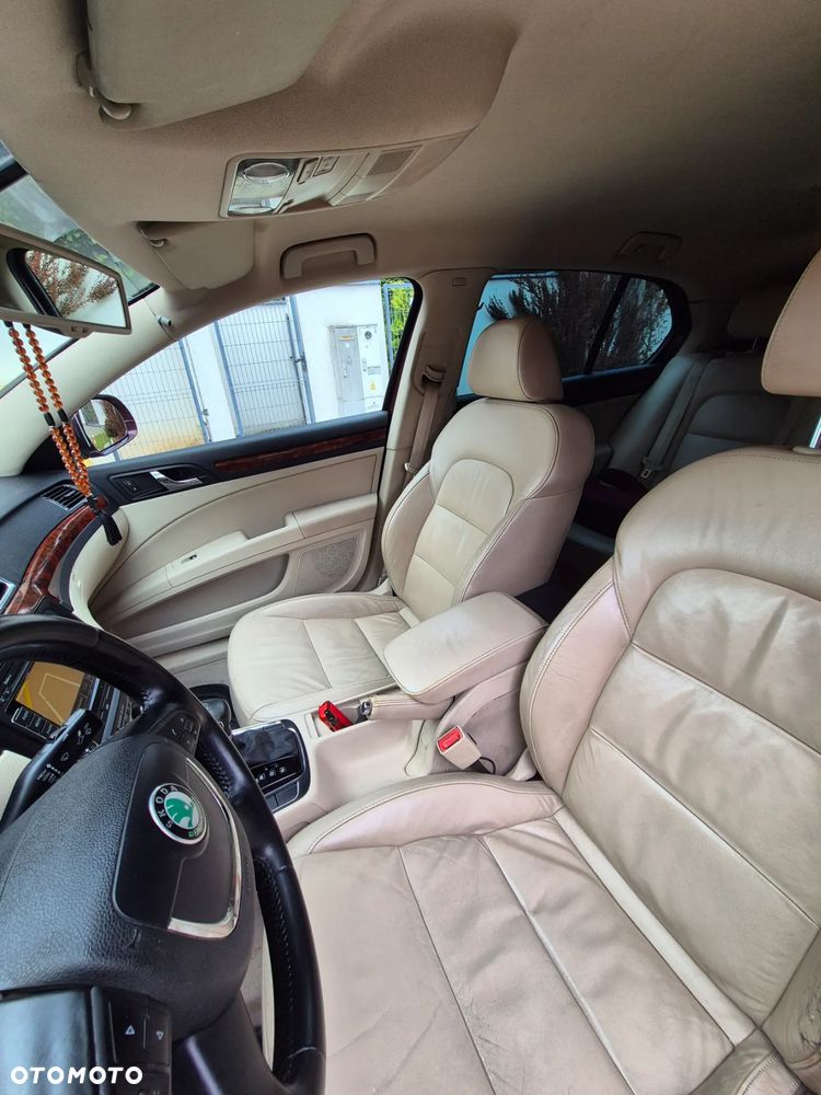 Skoda Superb 2.0 TDI Elegance DSG - 16