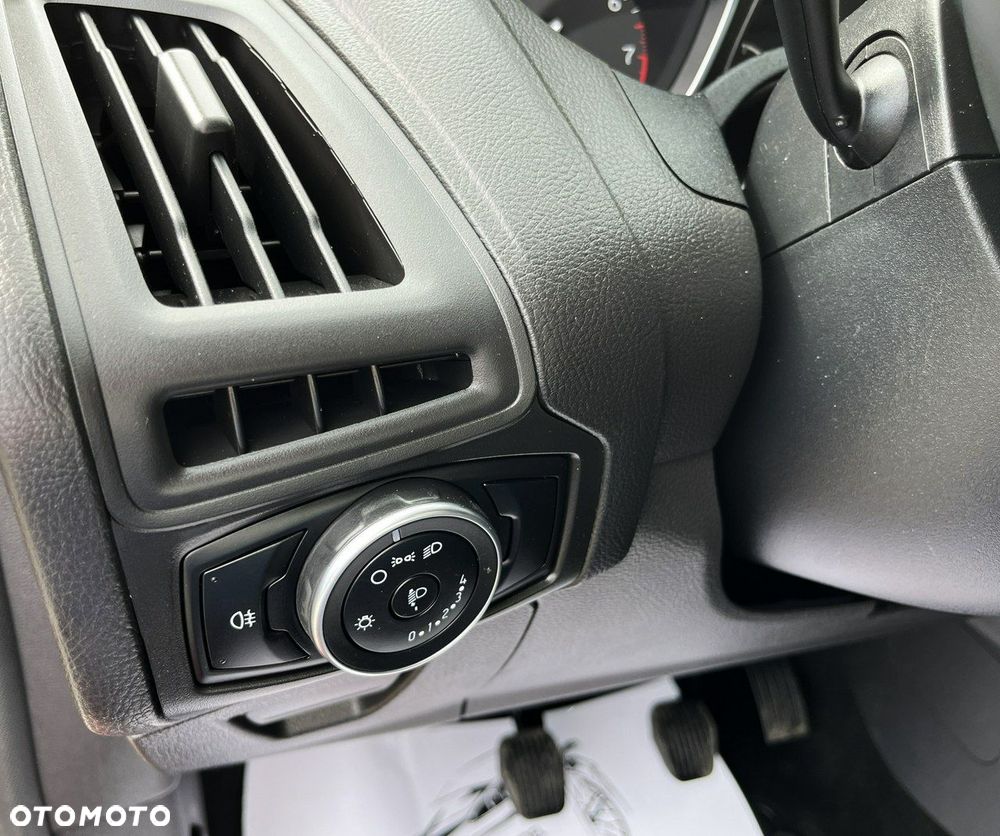 Ford Focus 1.0 EcoBoost Trend Edition Business - 31