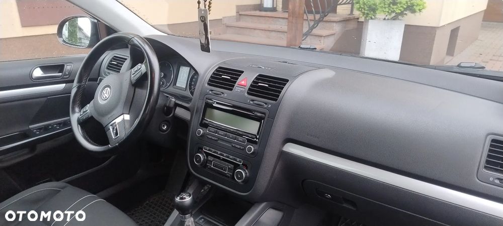 Volkswagen Jetta 1.6 TDI Comfortline - 4