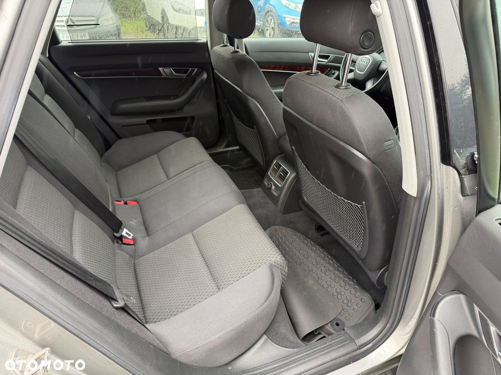 Audi A6 Avant 2.4 - 30