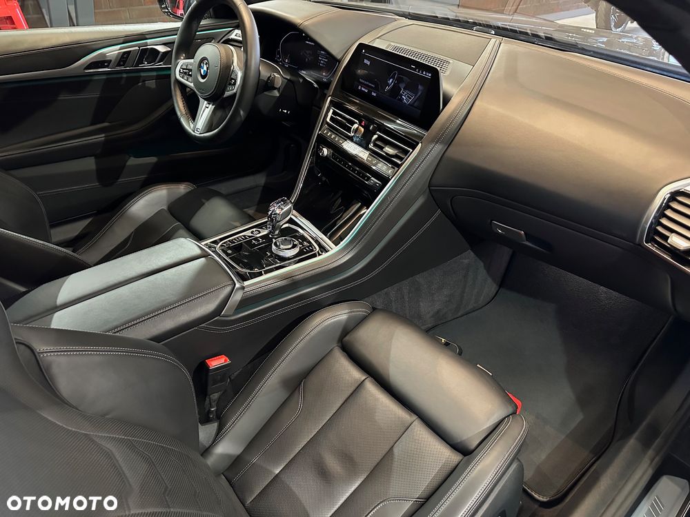 BMW Seria 8 - 13