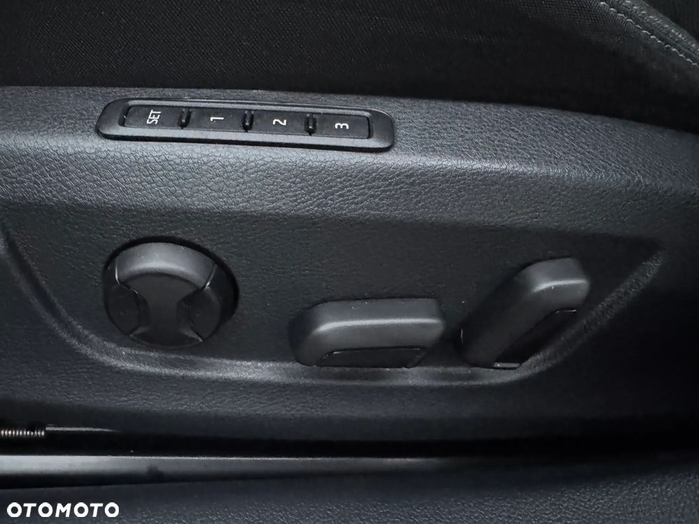 Skoda Superb 2.0 TDI SCR Style DSG - 28