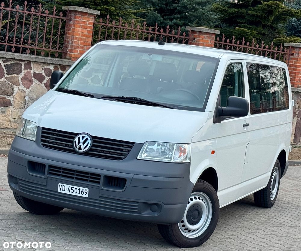 Volkswagen Caravelle - 1
