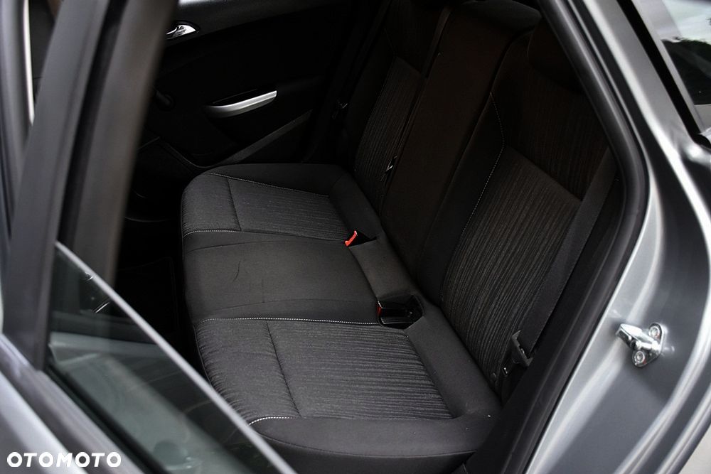 Opel Astra 1.6 Turbo Color Edition - 35