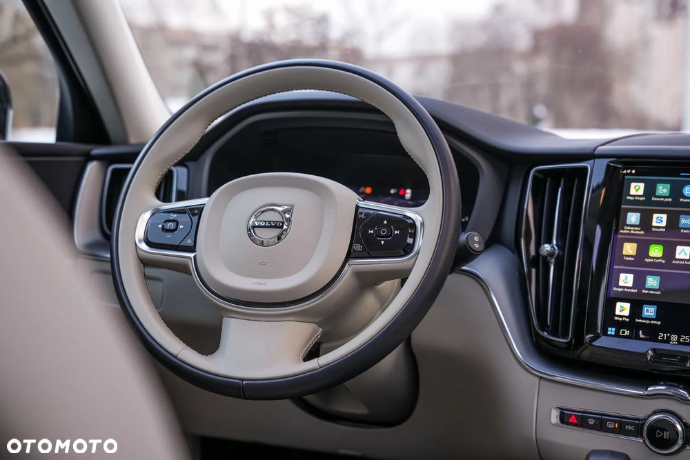 Volvo XC 60 B5 B AWD Ultimate Black Edition - 31