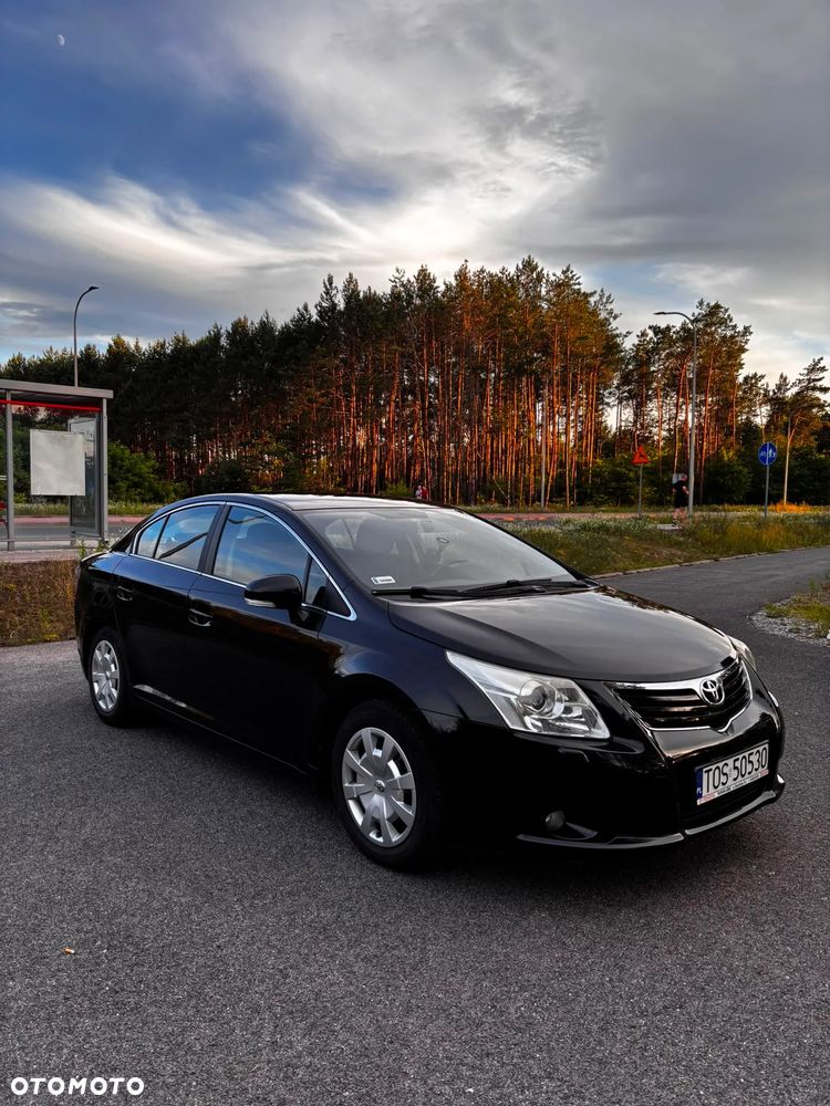 Toyota Avensis 1.8 Luna - 1