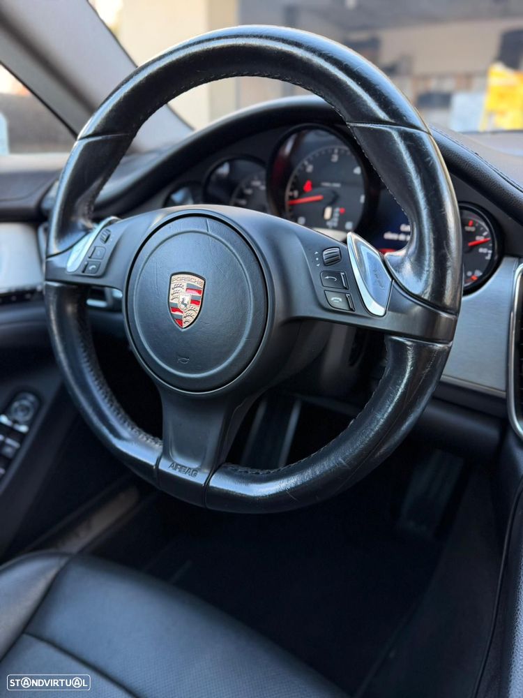 Porsche Panamera - 4