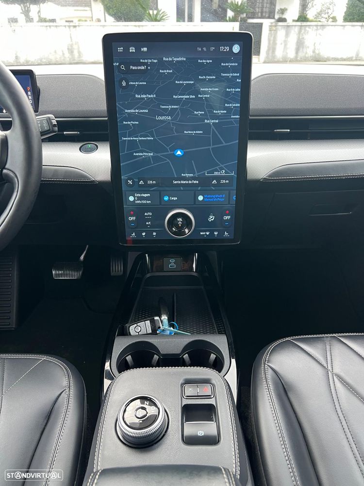 Ford Mustang Mach-E 75.7 kWh Base - 9
