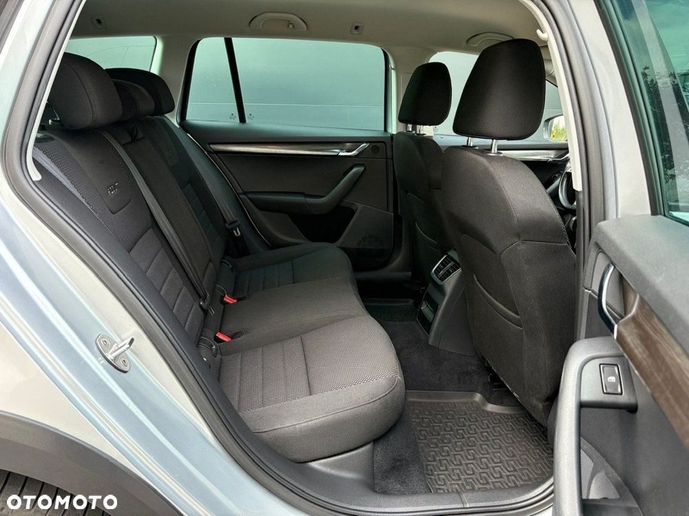 Skoda Octavia 2.0 TDI (Green tec) 4x4 Ambition - 32