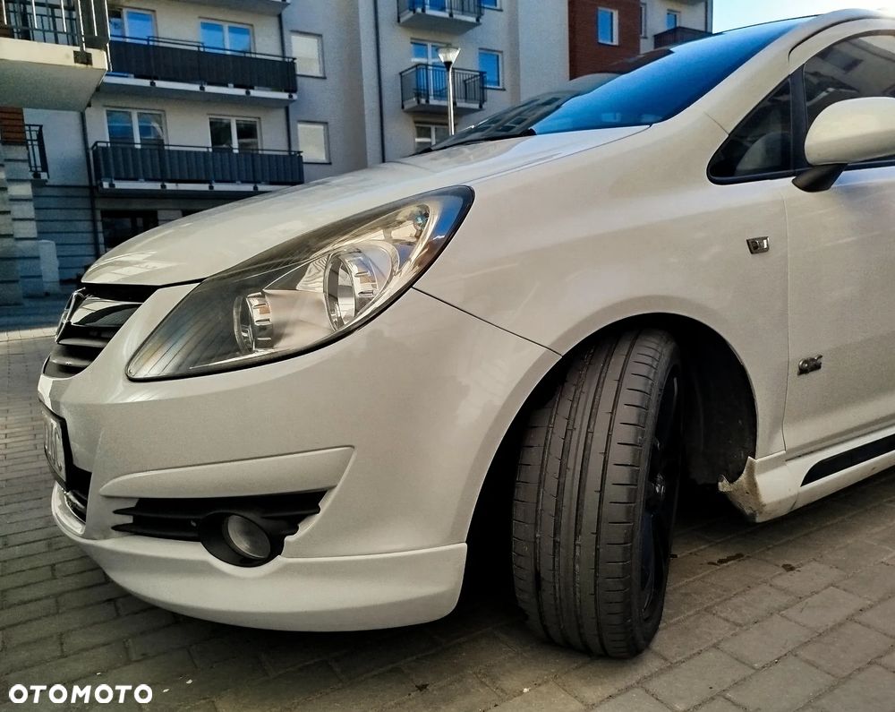 Opel Corsa 1.4 16V Sport - 10