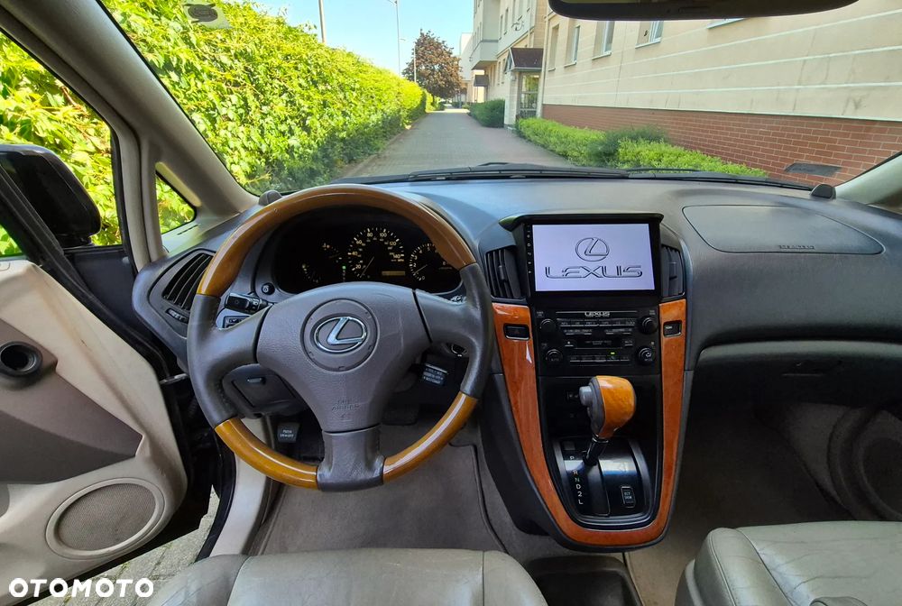 Lexus RX FWD - 8
