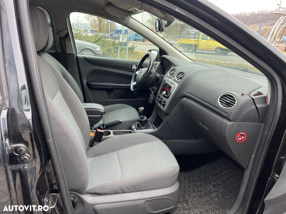 Ford Focus 1.6 TDCi DPF Sport - 4