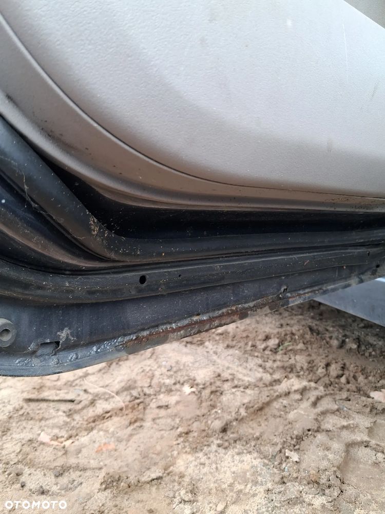 Mitsubishi grandis 06 drzwi lewy tyl A72A - 5