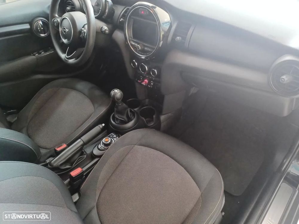 MINI 5 Portas One D - 18