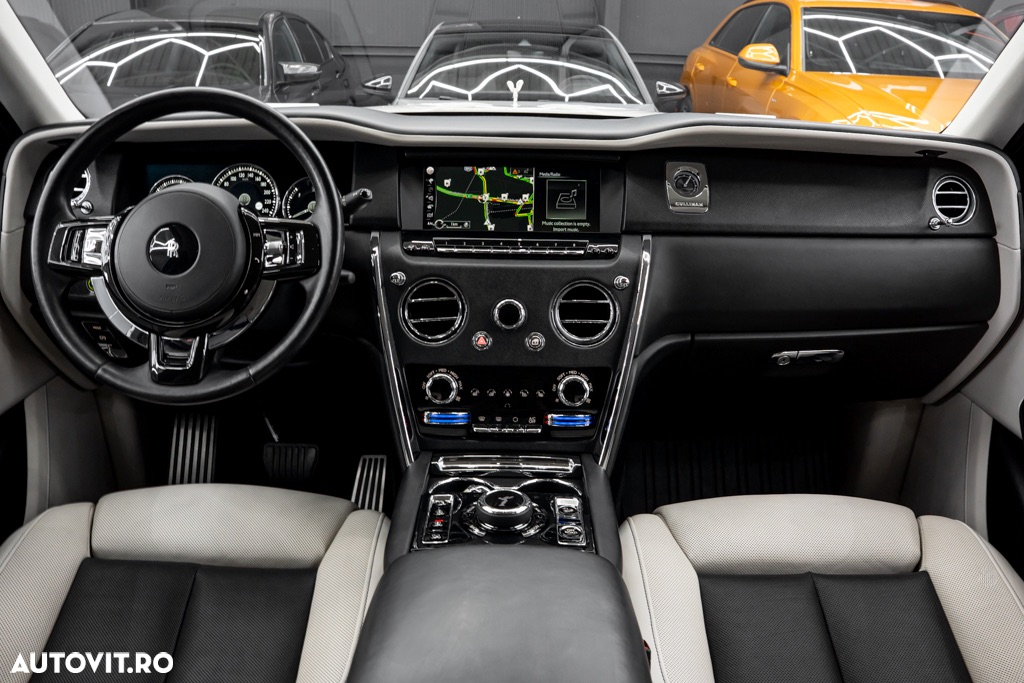 Rolls-Royce Cullinan Standard - 9
