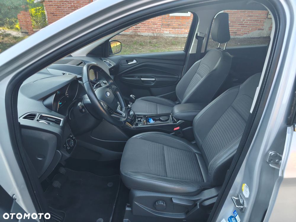 Ford Kuga 2.0 TDCi 4x4 Titanium - 23