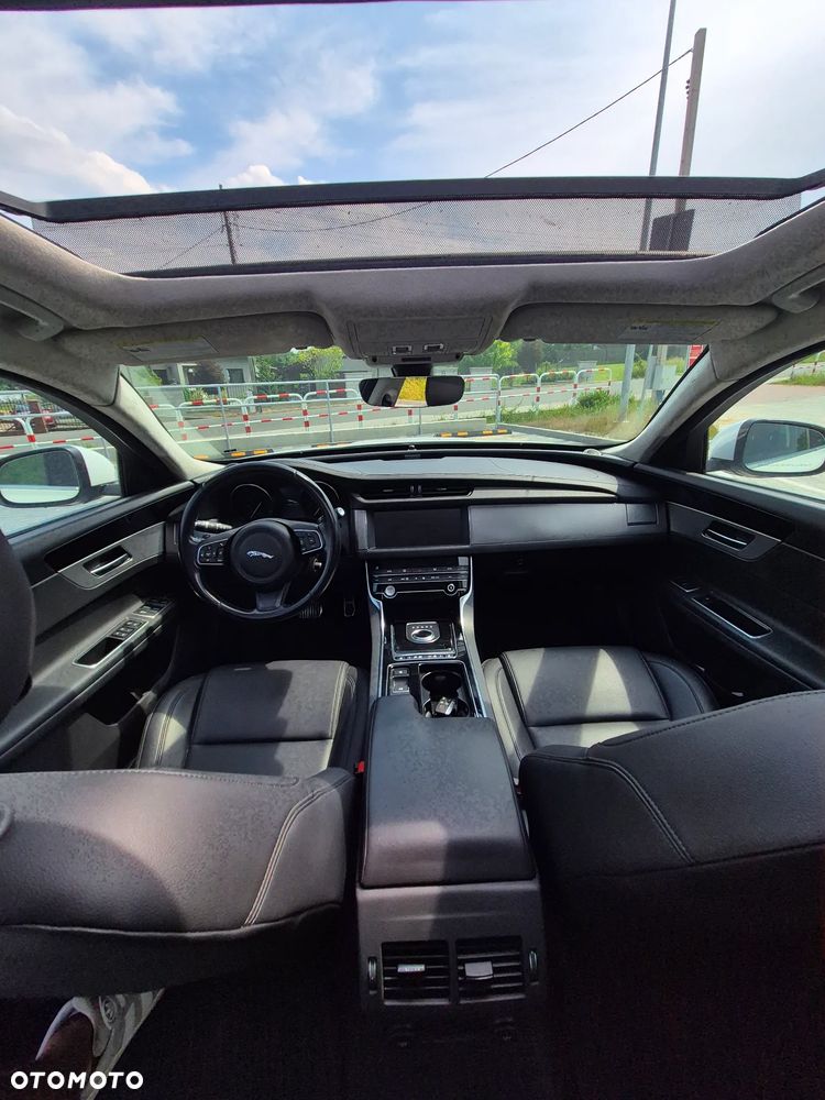 Jaguar XF 2.0 T AWD Prestige - 6
