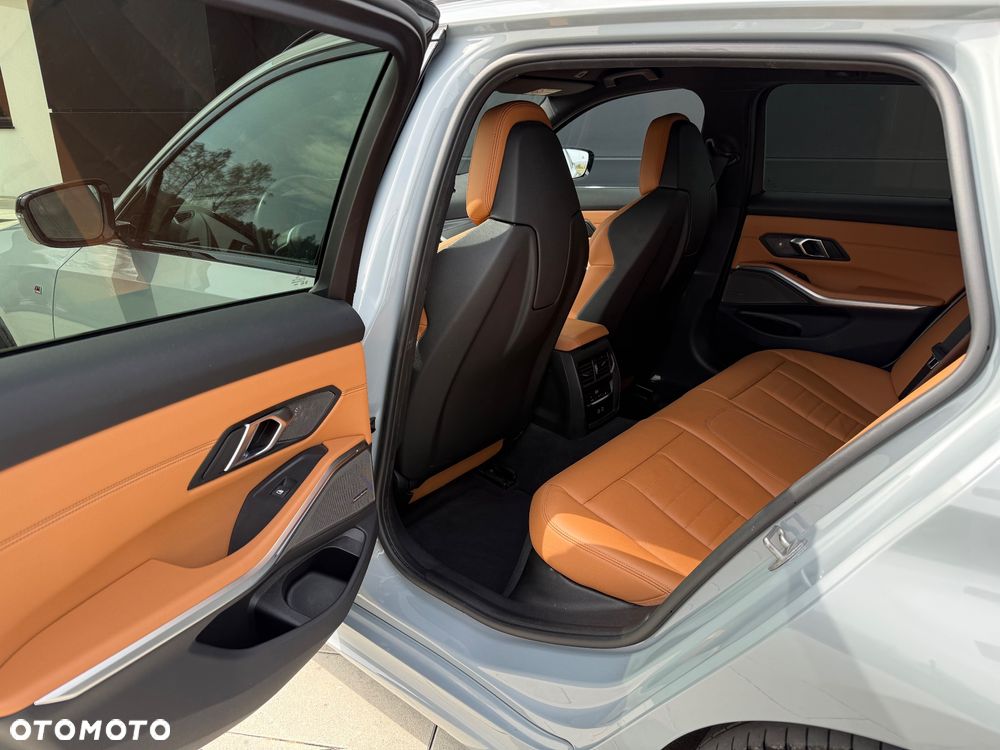 BMW Seria 3 320d xDrive M Sport Shadow - 35