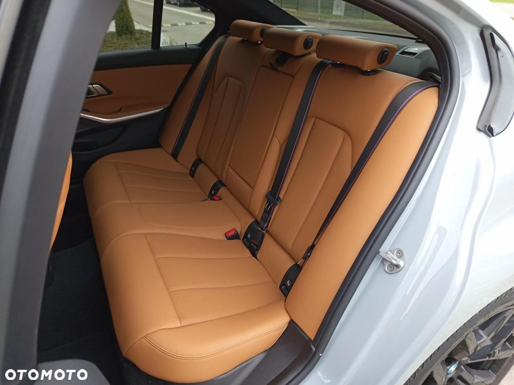 BMW Seria 3 - 22