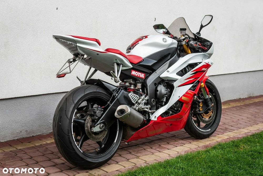 Yamaha R6 - 4
