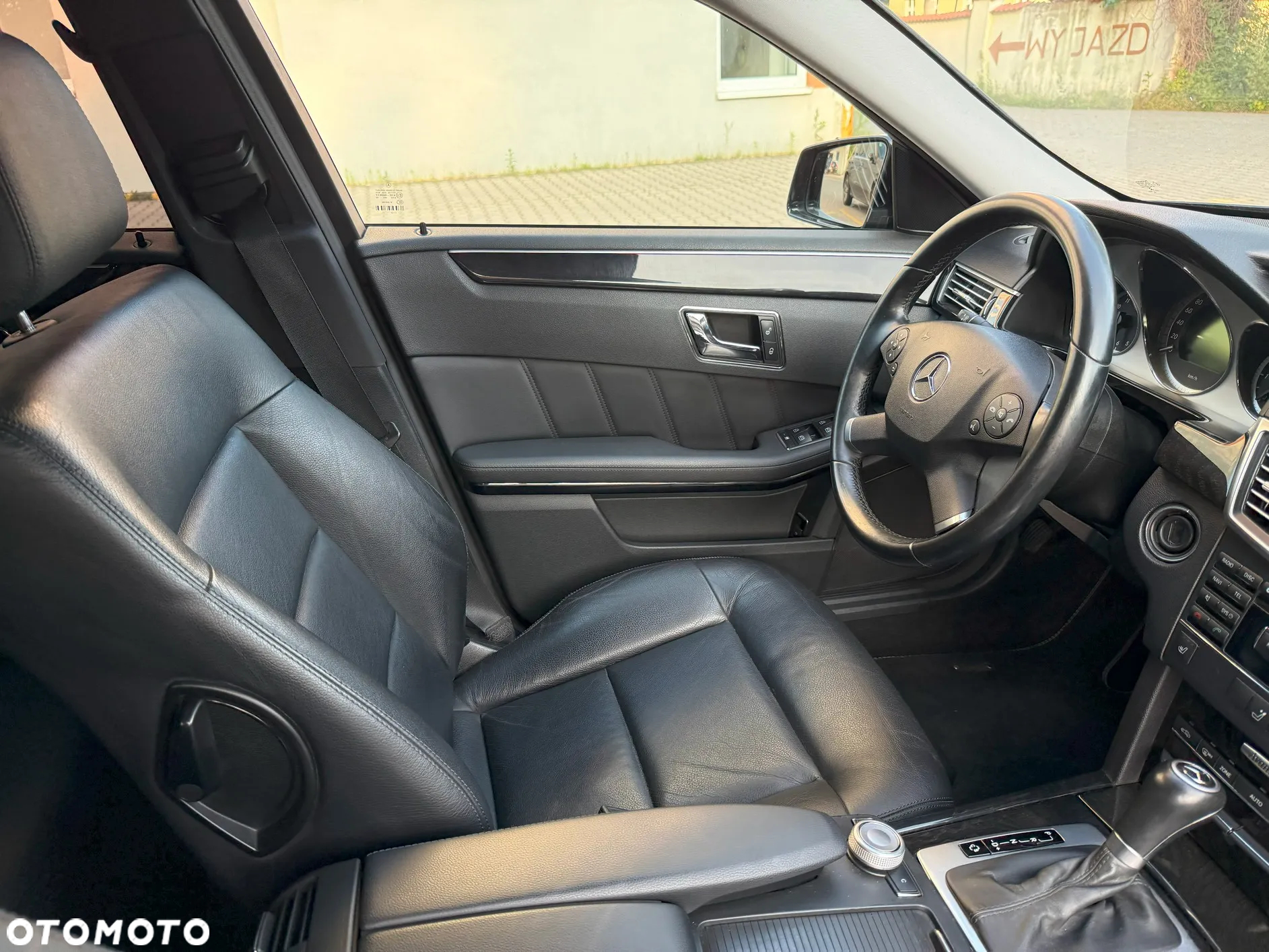 Mercedes-Benz Klasa E 220 T CDI DPF BlueEFFICIENCY Automatik Avantgarde - 15