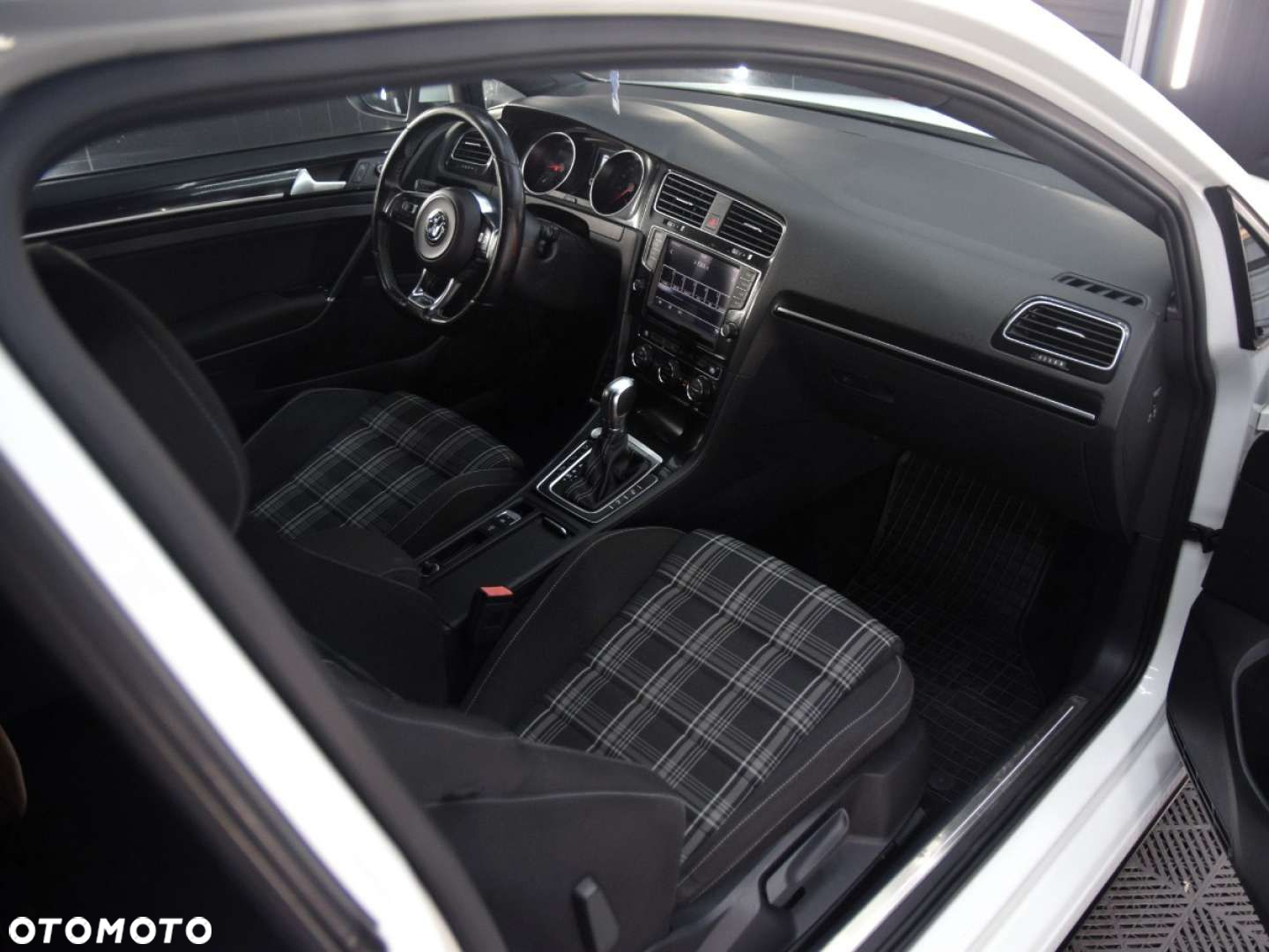 Volkswagen Golf - 7