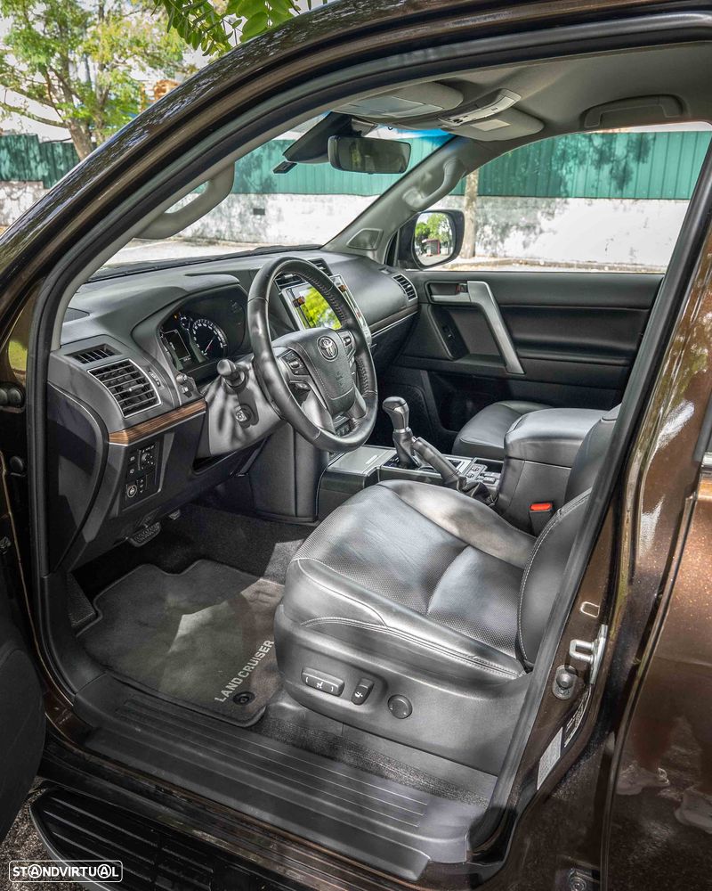 Toyota Land Cruiser Prado - 13