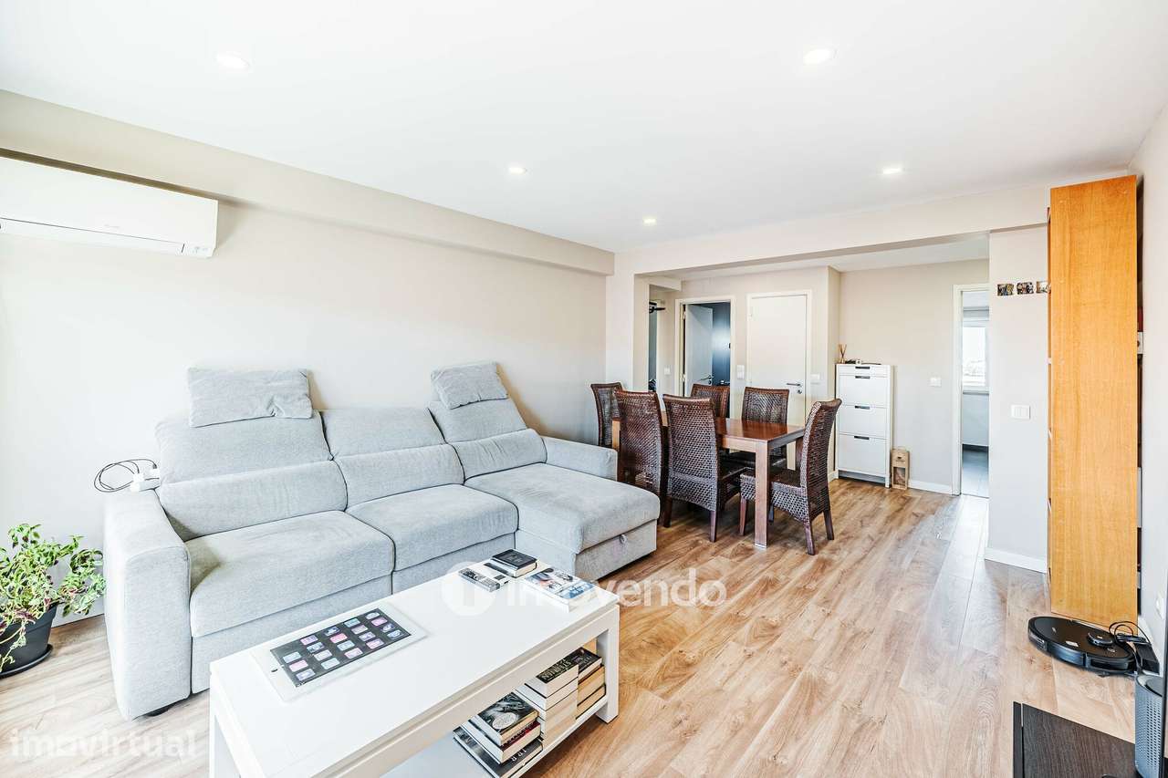 Apartamento T2 com boas áreas e muita luz natural, em Telheiras - Grande imagem: 4/37