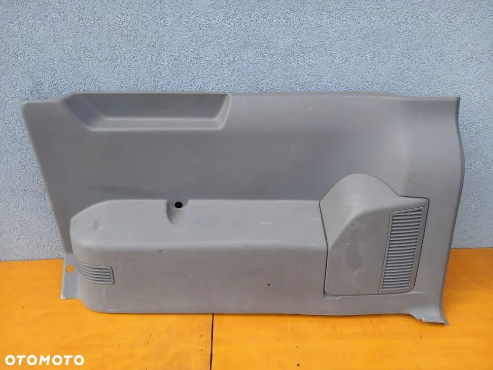 Boczek Bagażnika Tylny Prawy Tył Tapicerka Vw Transporter Caravelle T5 7H1868716C