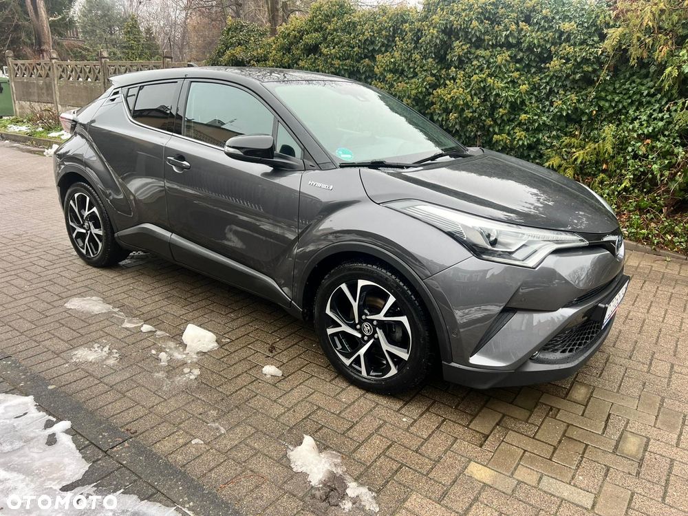 Toyota C-HR 1.8 Hybrid Neon Lime powered by JBL - 1