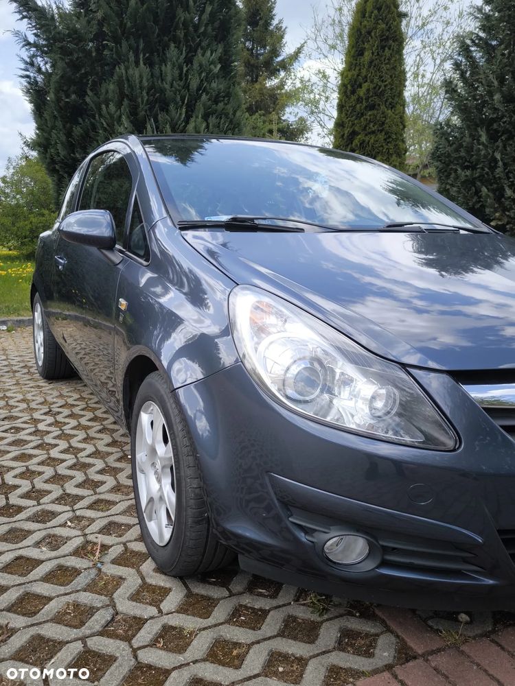 Opel Corsa 1.2 16V Cosmo - 4