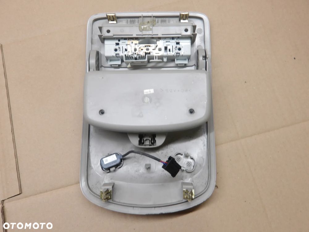 OPEL ZAFIRA C 12-16 2.0D LAMPKA PODSUFITKI SCHOWEK - 2