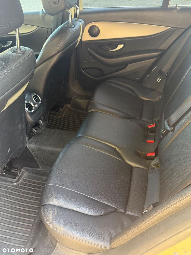 Mercedes-Benz Klasa E 200 d 9G-TRONIC Exclusive - 17