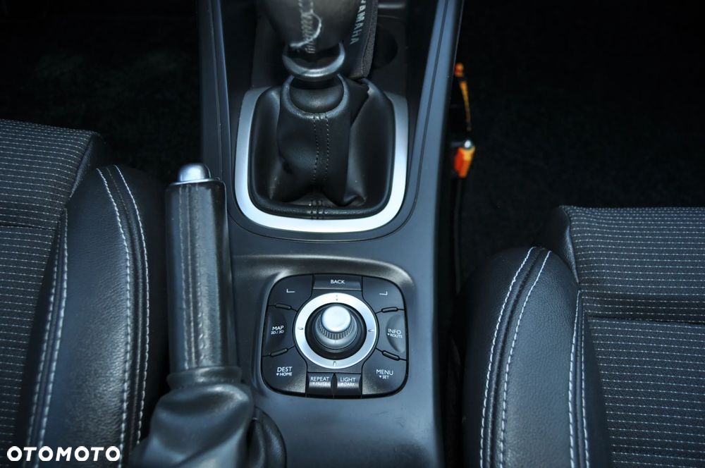 Renault Megane TCe 180 Dynamique - 16