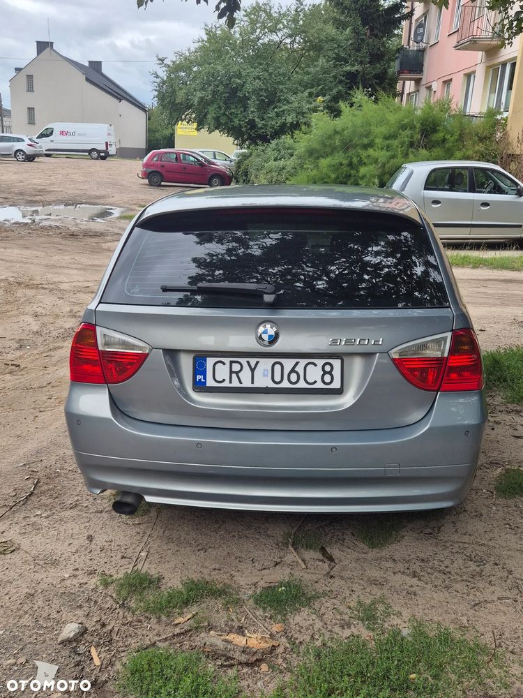 BMW Seria 3 320d - 8