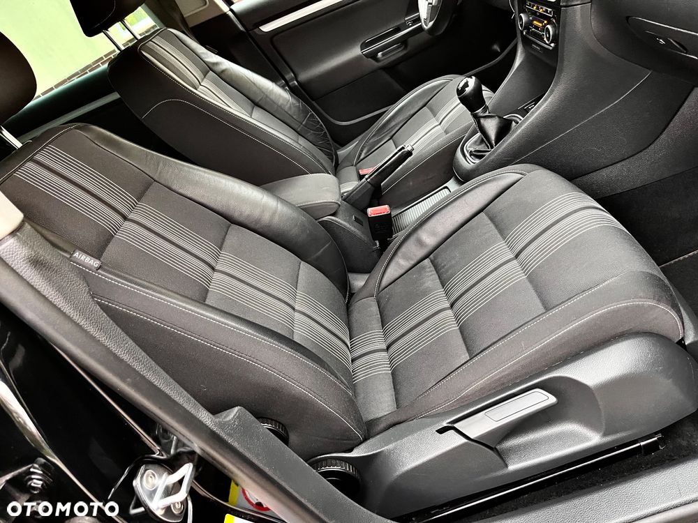 Volkswagen Golf 2.0 TDI DPF MATCH - 25