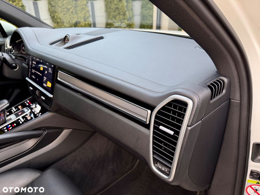 Porsche Cayenne Platinum Edition - 25