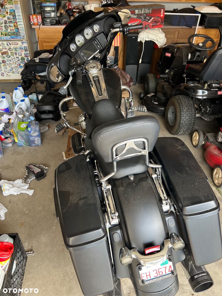 Harley-Davidson CVO Street Glide - 4