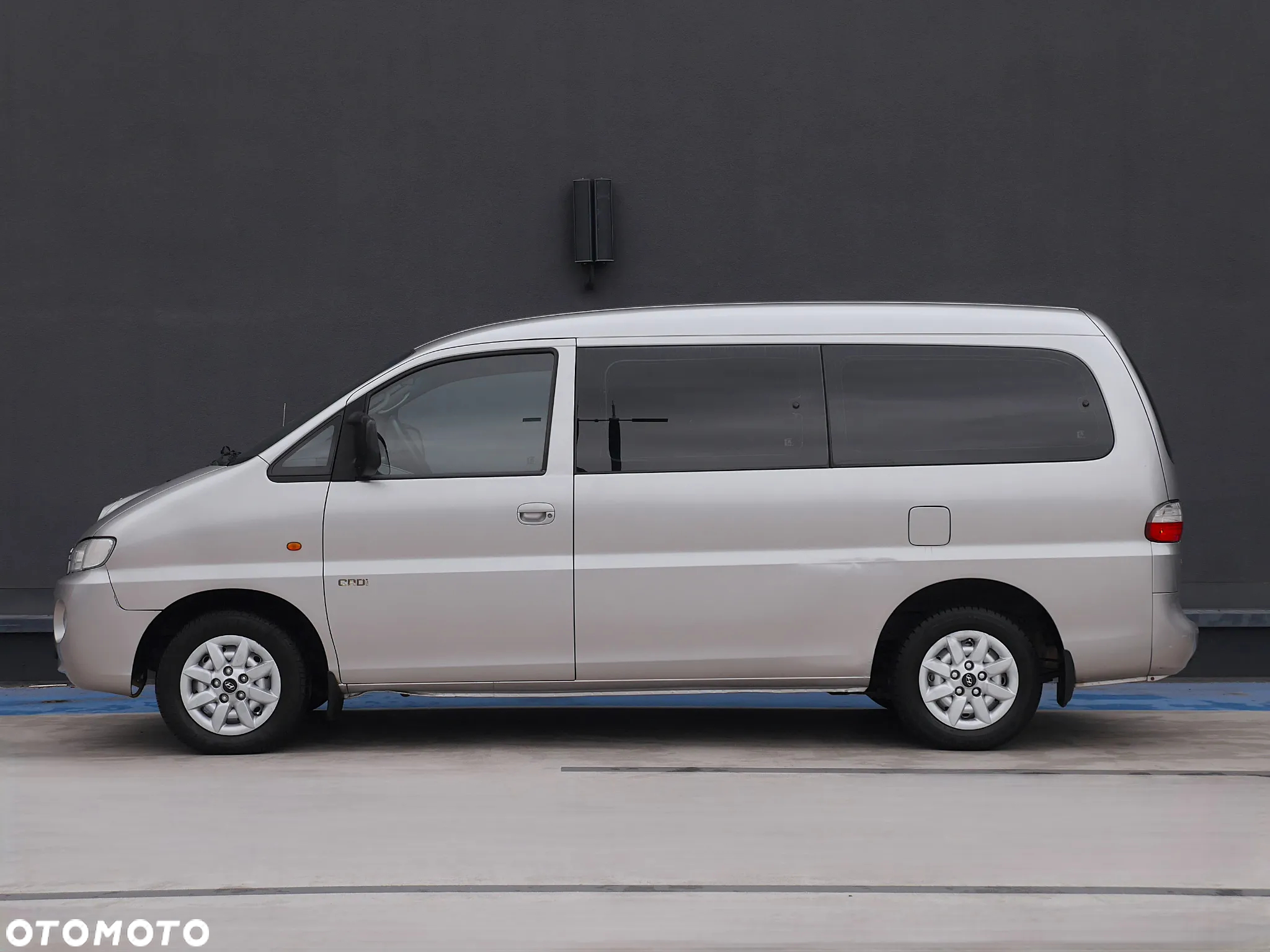 Hyundai H-1 2.5 CRDi Travel Family+ - 7