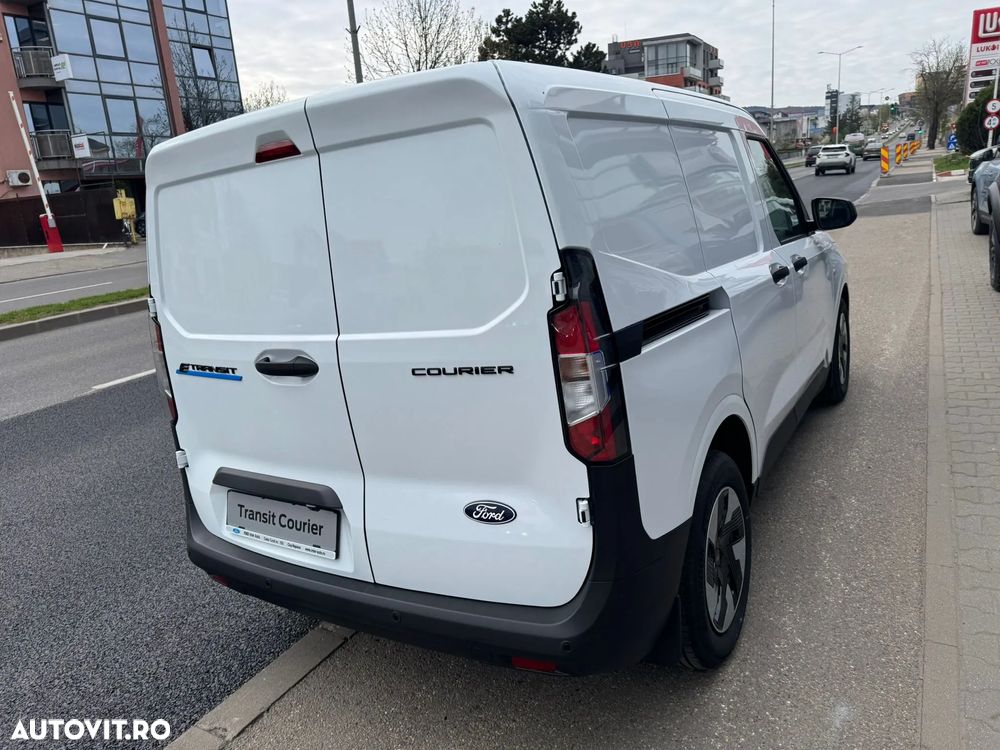 Ford TRANSIT COURIER EV - 8
