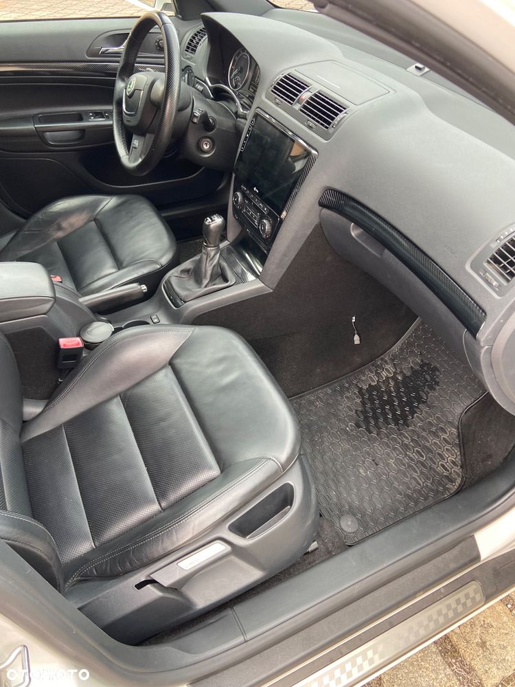 Skoda Octavia 2.0 TFSI RS - 10