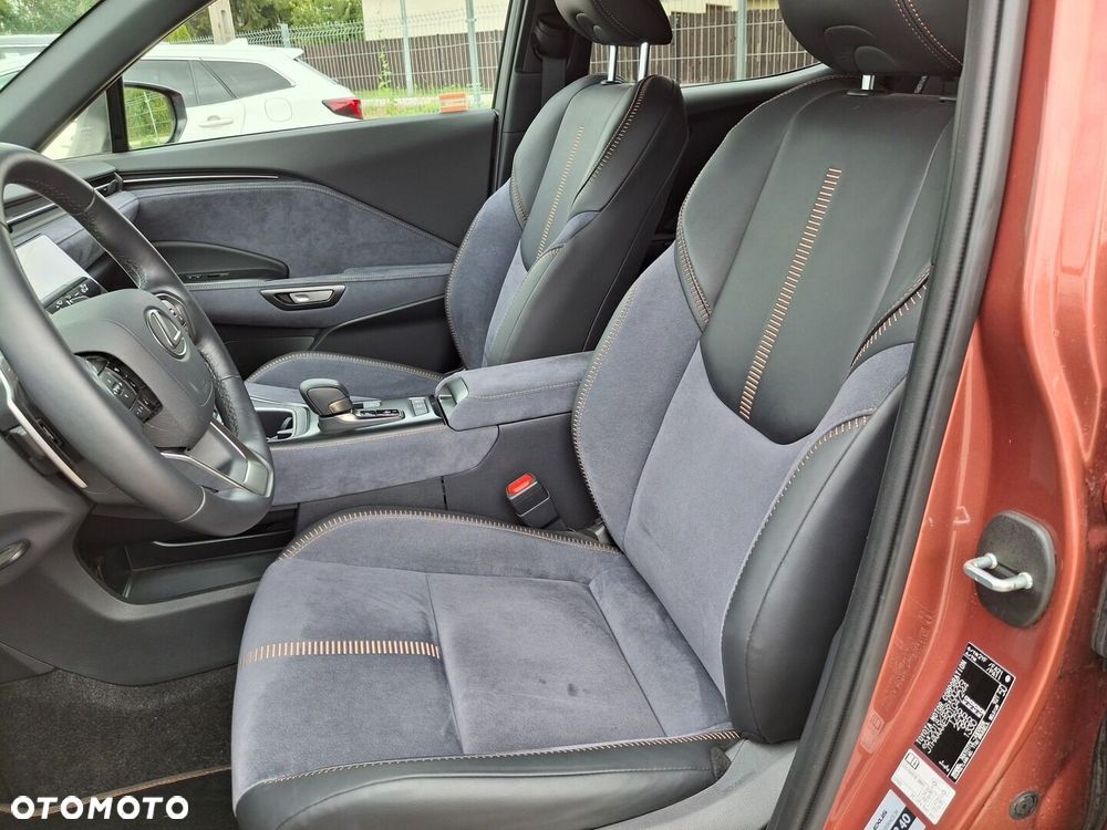 Lexus LBX 1.5 Hybrid Cool - 10