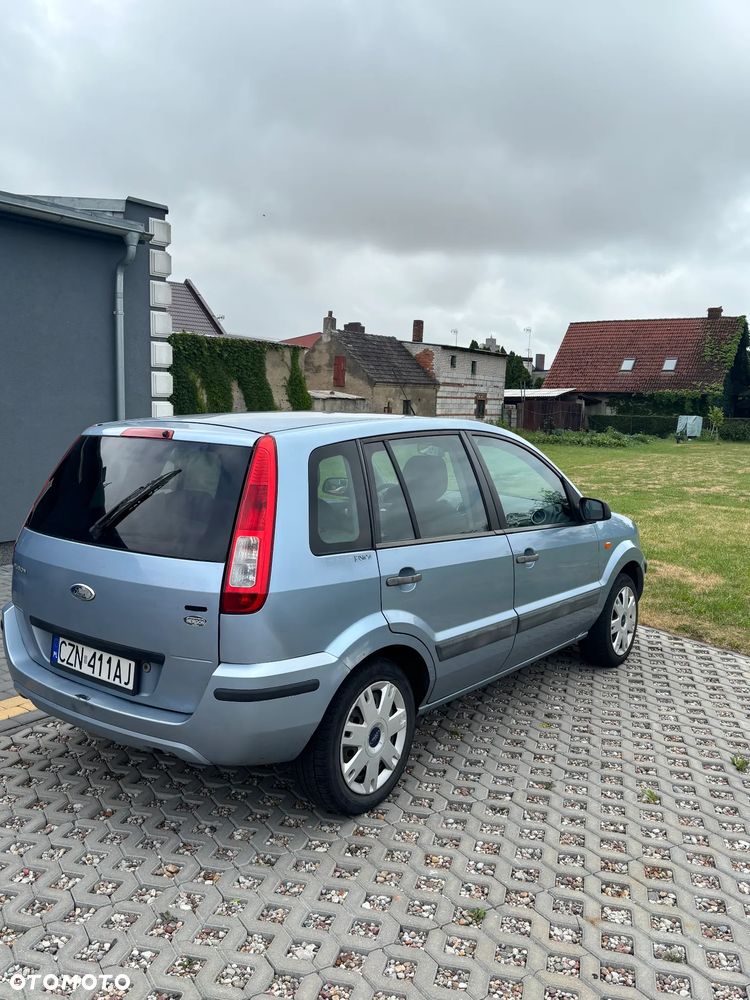 Ford Fusion - 4