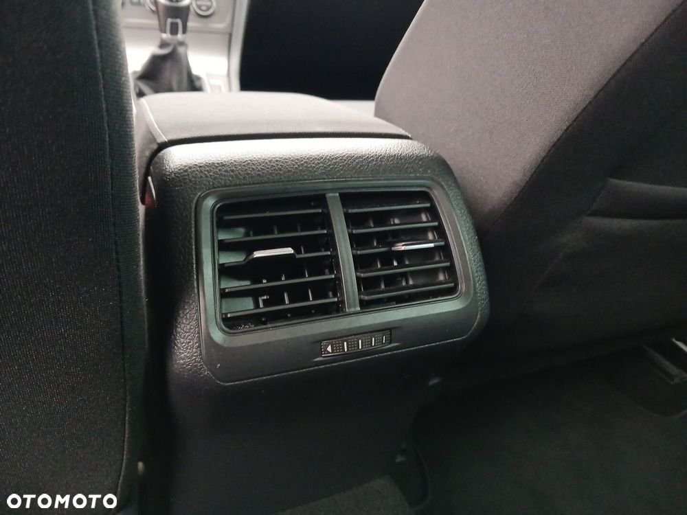 Volkswagen Golf - 17