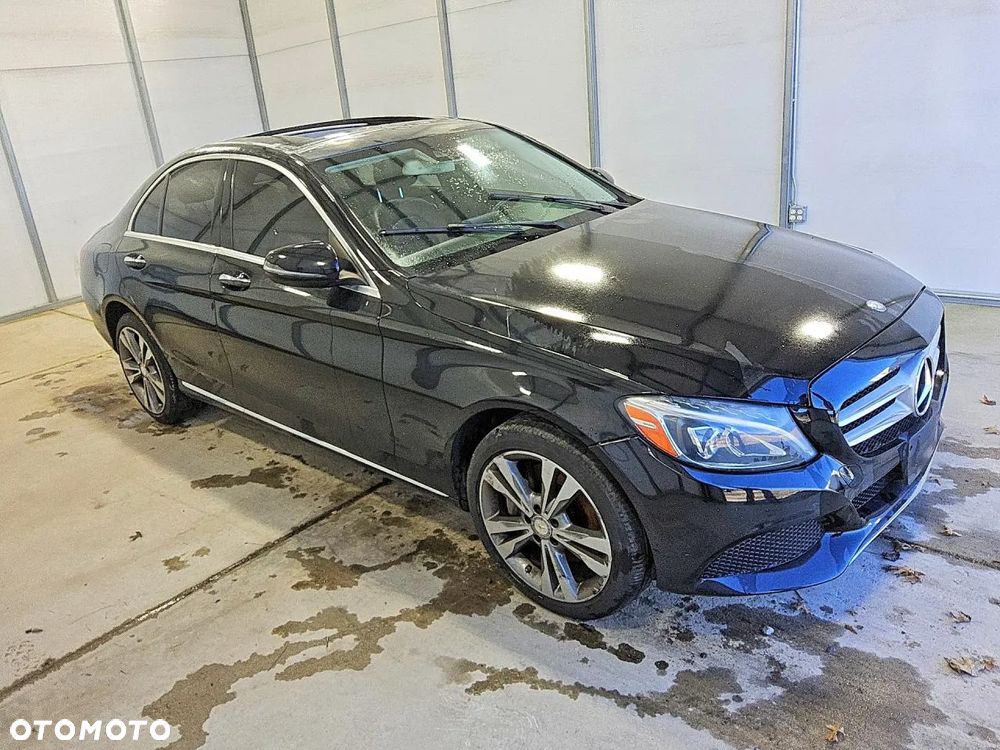 Mercedes-Benz Klasa C 300 9G-TRONIC Exclusive - 4
