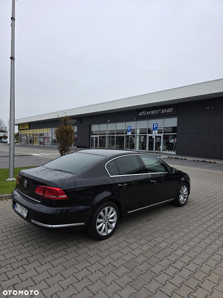 Volkswagen Passat - 4