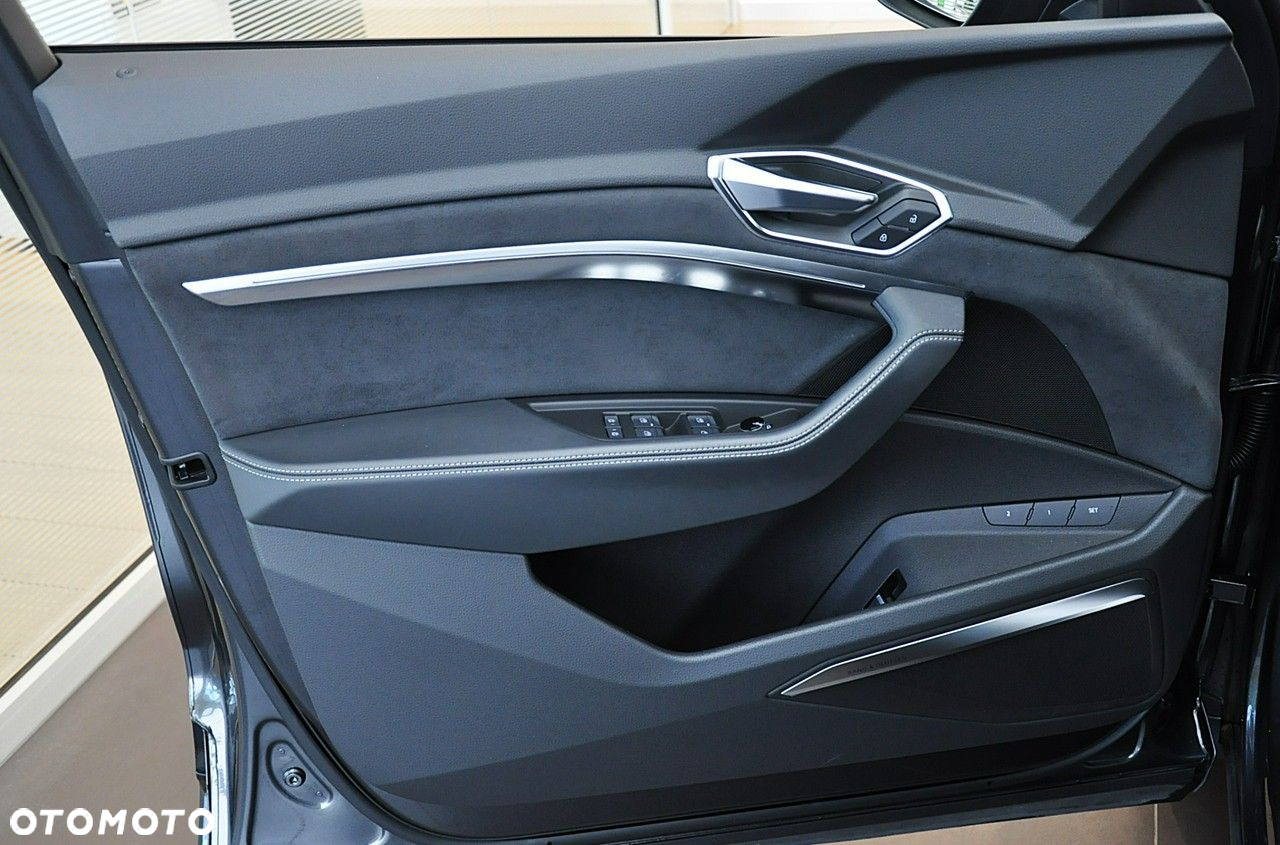 Audi e-tron - 21